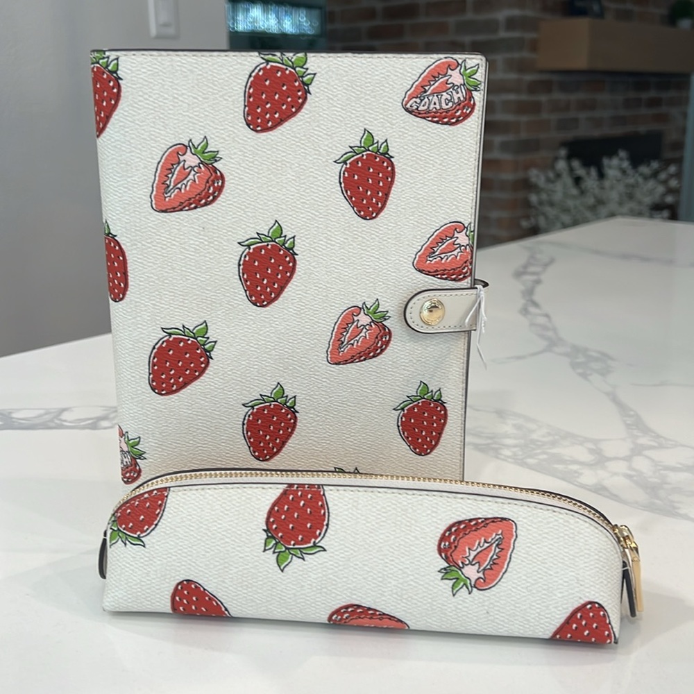 Cute.🍓Coach🍓Notebook &✏️✏️Case. - Picture 2 of 16